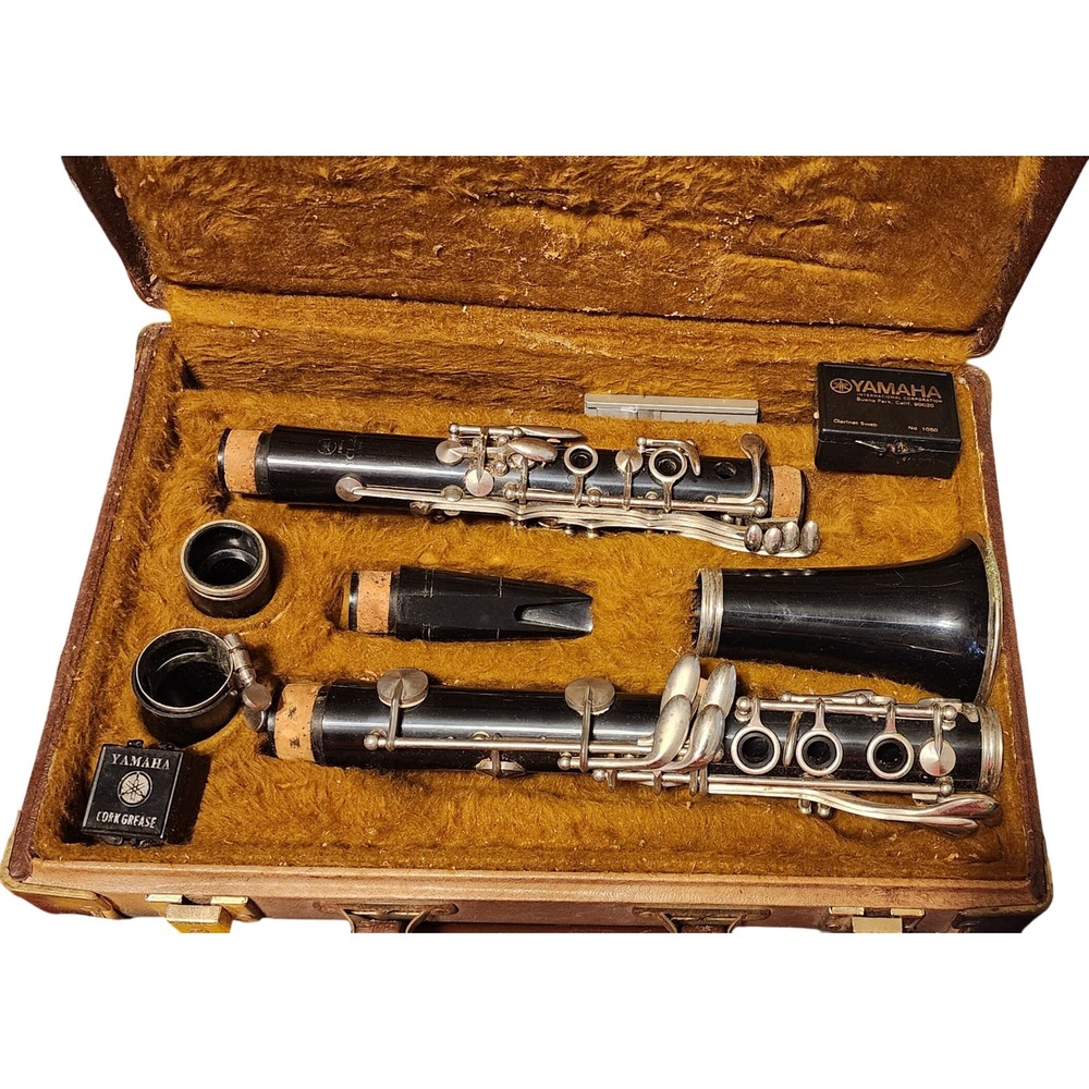 VTG Yamaha YCL-24 Clarinet w/ Case, Cork Grease, & Accessories - Student Model